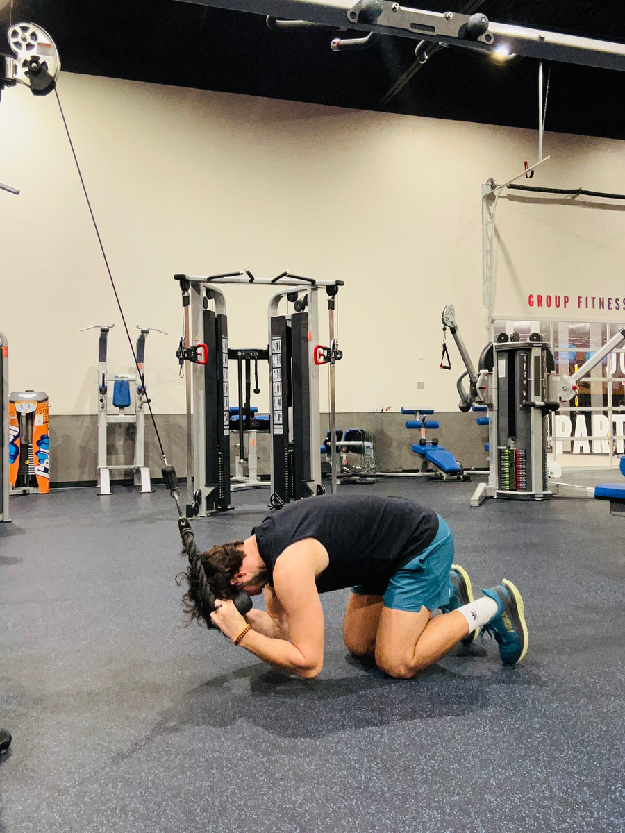 Kneeling Cable Crunch How To With Perfect Form Kneeling Cable Crunch How To With Perfect Form